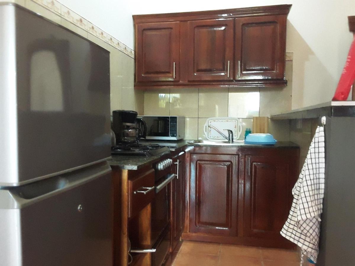 Riyan Apartment 콜롤리 외부 사진