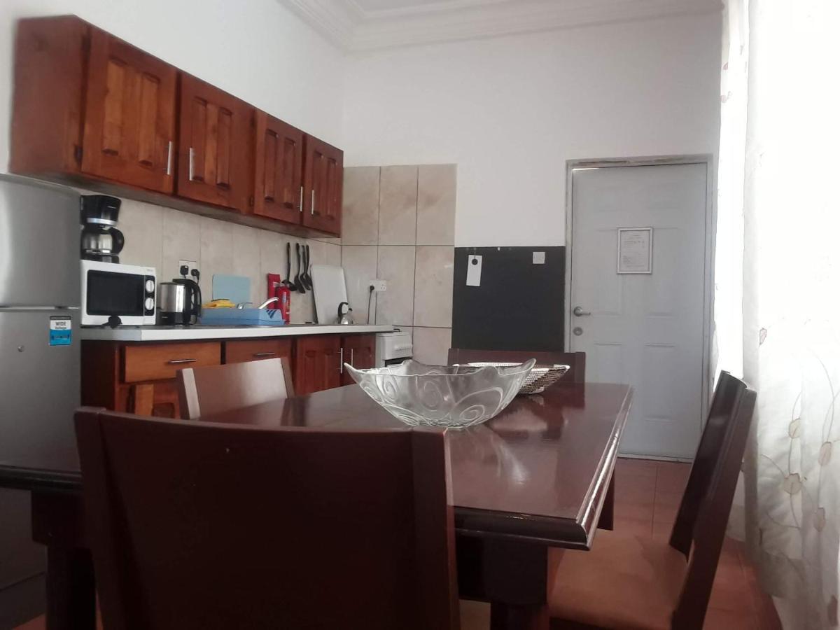 Riyan Apartment 콜롤리 외부 사진